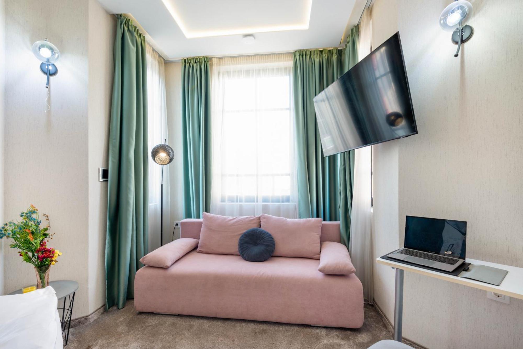Aurora Hills Hotel Plovdiv Buitenkant foto