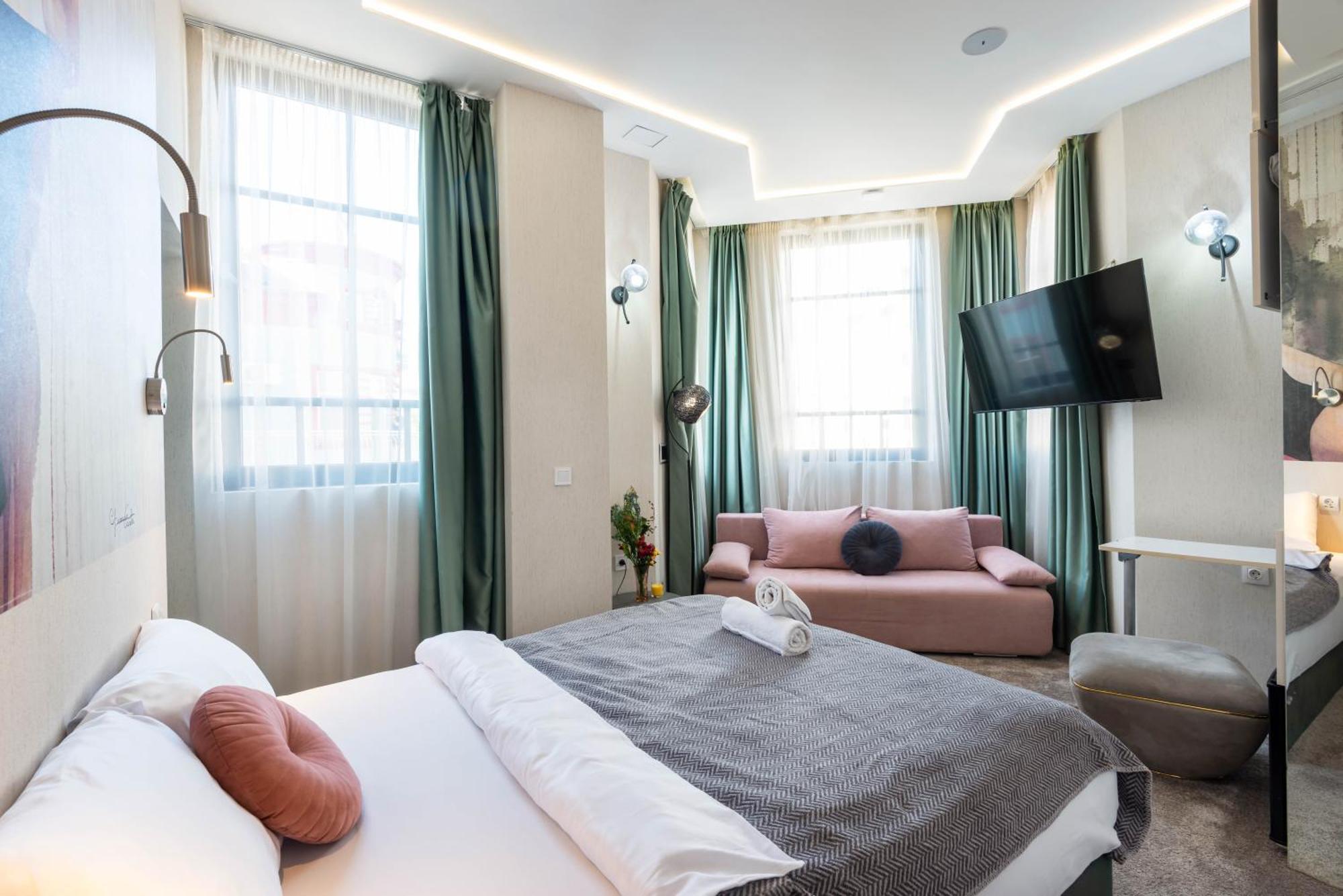Aurora Hills Hotel Plovdiv Buitenkant foto